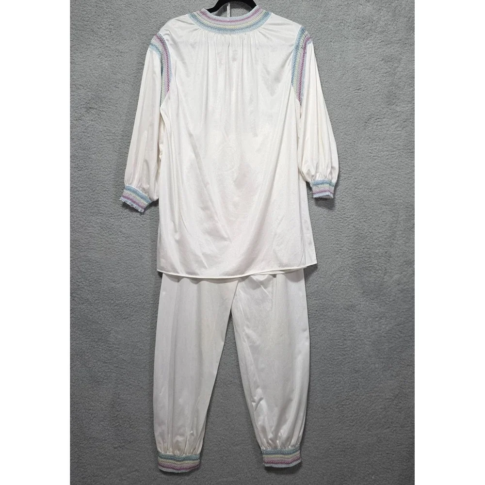 Vel Made Womens 80s White Nylon Tricot Pajama Set Smocking Granny Chic Vintage